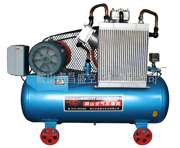無油空氣壓縮機(jī)使用時(shí)應(yīng)注意。